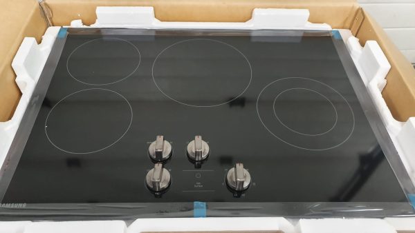 Open box Samsung NZ30R5330RK Electric Cooktop
