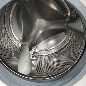 Used Bosch Set Washer WFMC3301UC and Dryer WTMC3321CN (2)