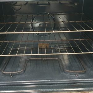 Used Frigidaire Electric Stove (4)