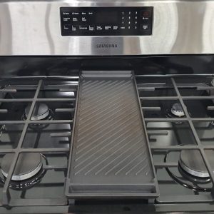 Used Less Than 1 Year Samsung Gas Stove NX58T5601SS (2)