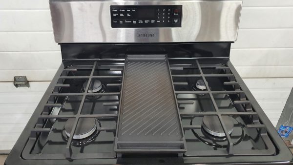 Used Less Than 1 Year Samsung Gas Stove NX58T5601SS