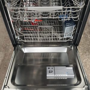 Used Samsung Dishwasher DW80K7050US (2)
