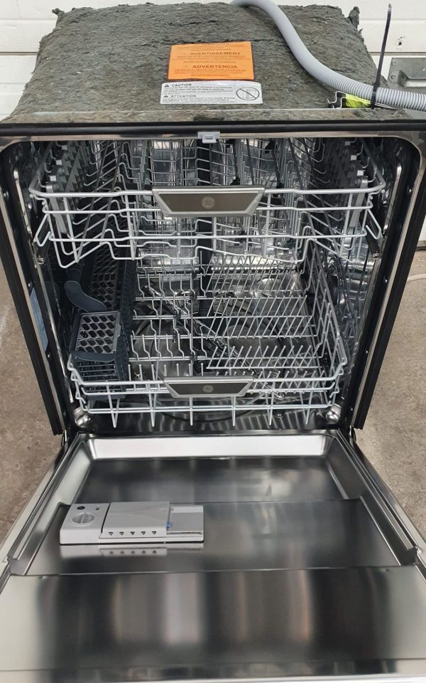 Open Box GE Dishwasher PBT650SML0ES