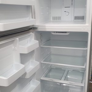 Used Moffat Refrigerator MTE18GSKBSS (1)