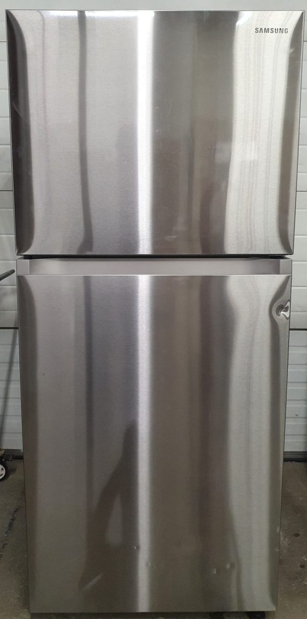 Used Less Than 1 Year Samsung Refrigerator RT18M6213SR With Flex Top Part