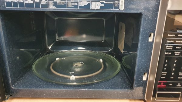 Used Less Than 1 Year Samsung Microwave MS14K6000AS