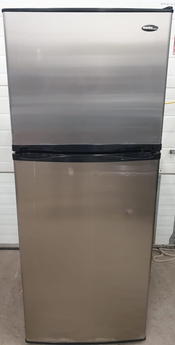 Used Danby Refrigerator DFF100C1BSSDD APARTMENT SIZE