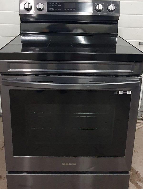 Used less than 1 Year Samsung Electric Stove NE63A6711SG