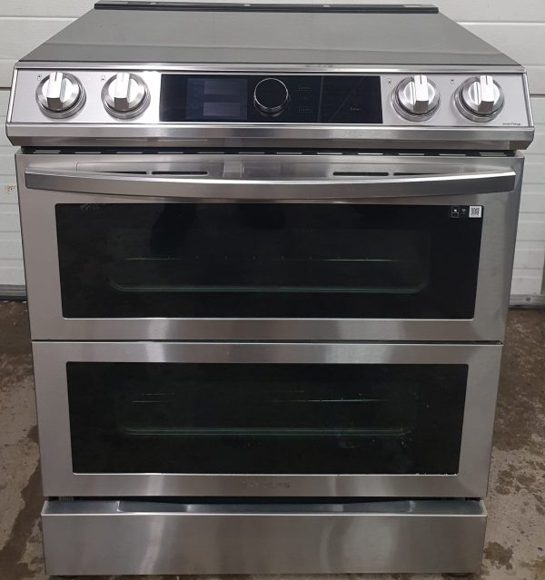 Used Less Than 1 Year INDUCTION SLIDE IN STOVE NE63T8951SS