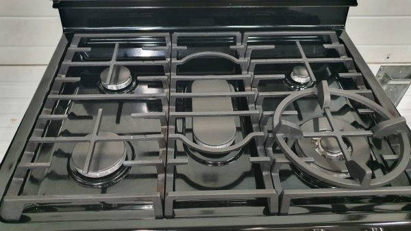 Used less than 1 Year Samsung Gas Stove NX58H5650WS
