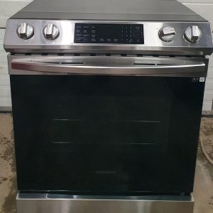 Used Less Than 1 Year Electric Slide In Stove Samsung NE63T8311SSAC (3)
