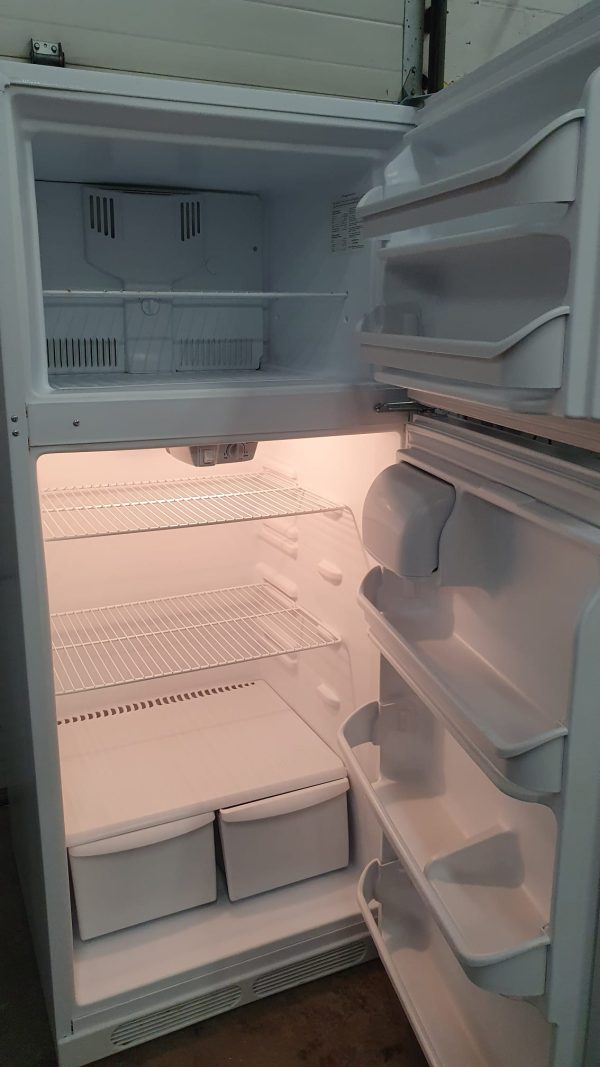 Used FRIGIDAIRE Refrigerator FRT17B3AWB