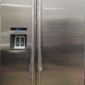 Open Box Jenn-Air JS48SSDUDE01 Built In Refrigerator With Scratch and Small dents (Retail price 15109$ )